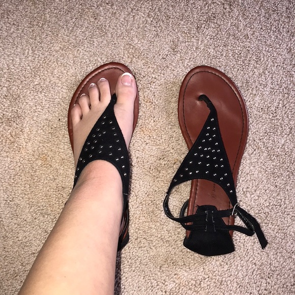 black sandals - Picture 1 of 4